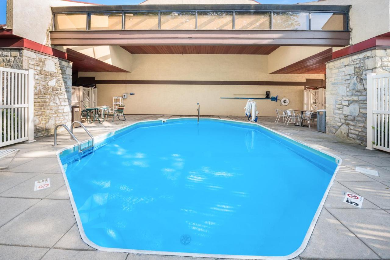 Red Roof Inn Columbus - Ґров-Сіті Екстер'єр фото